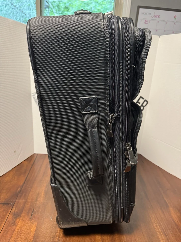 Kenneth Cole Softside Black Rolling Luggage Suitcase 22 inch - Image 4 of 4