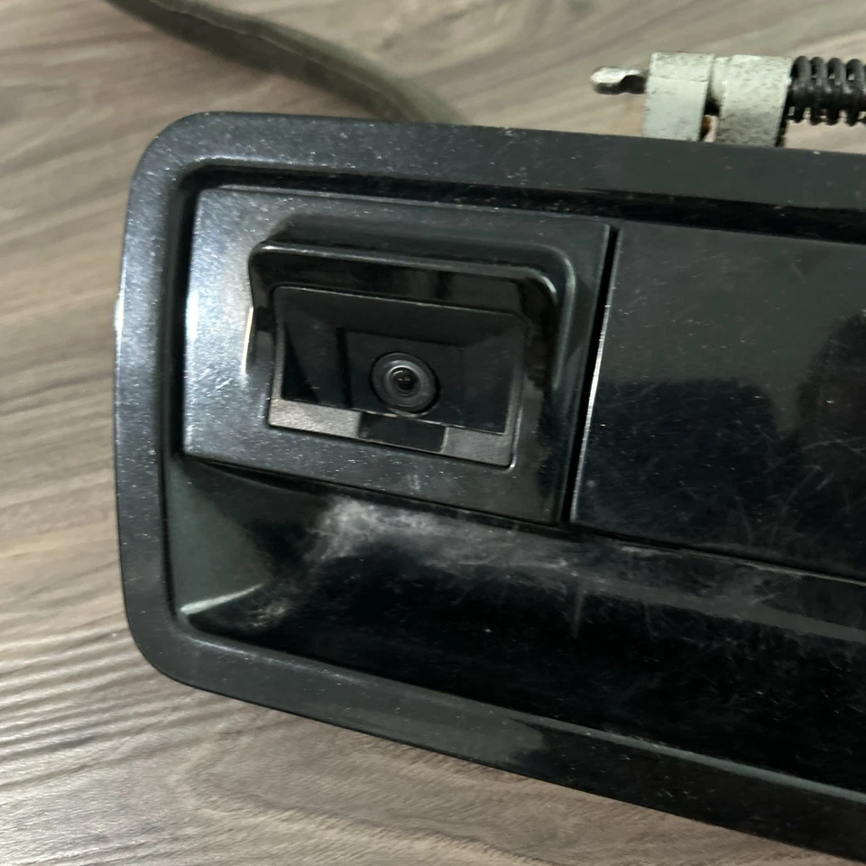 ✅⭐️ 04-2013 Nissan Armada Rear Trunk Tailgate Handle Switch Black w/ Camera OEM - Image 2 of 4