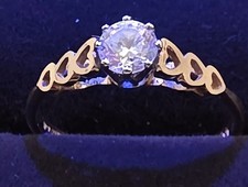 9ct Yellow Gold Heart Solitaire Ring – Round Brilliant Cut Stone – Size L – 2g