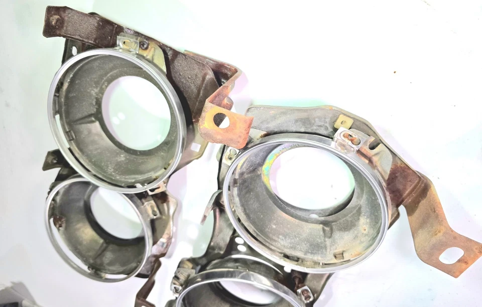 Toyota Celica 1978-1981 Liftback faros soportes cucharones y biseles de ajuste Foto 4 de 4