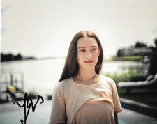 * LOLA TUNG * signed 8x10 photo * THE SUMMER I TURNED PRETTY * COA *
