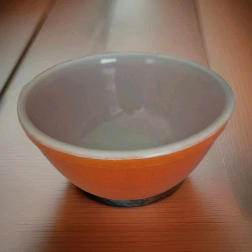 Vintage PYREX Mixing Nesting Bowl Flameglo Orange #402 1.5 Quart - Free Shipping