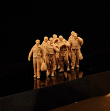 1/35/48/72/87/100/144 WWII US bomber squadron consisting of 7 people