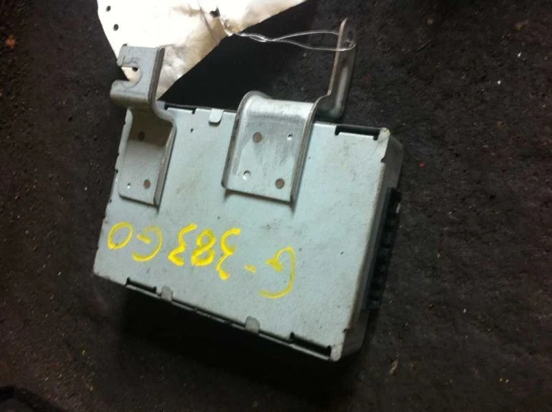 94 95 96 MAZDA 626 机箱 ECM ABS 模块左现金 ID KB4267650 — 第 2/4 张图片