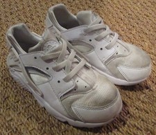 Toddlers Nike Air Huarache Run Triple White Athletic Fashion Sneaker 704950-110