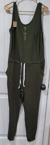 NWT- Boutique Dark Green Jumpsuit Size Large Front Tie