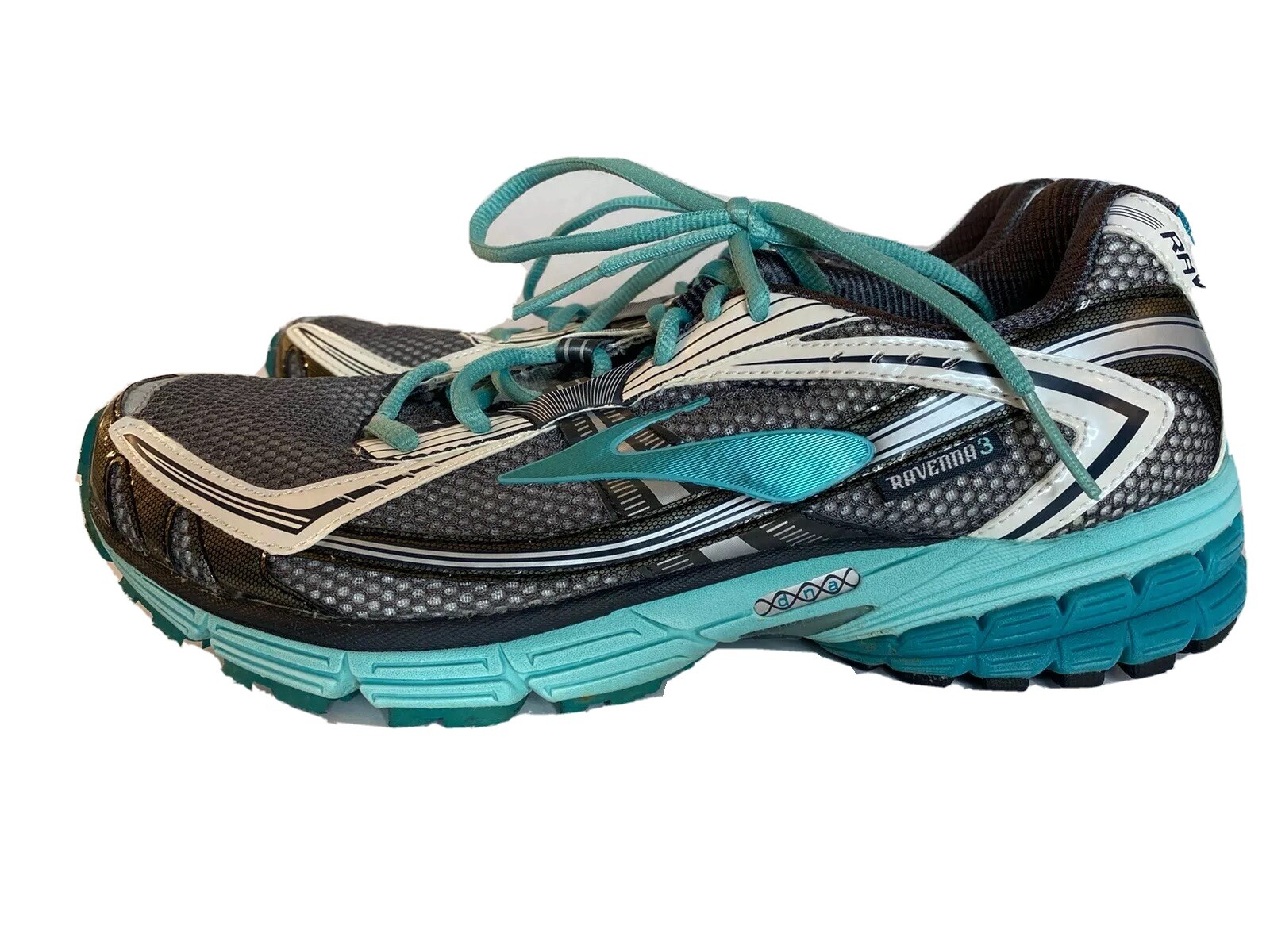 shoe carnival brooks