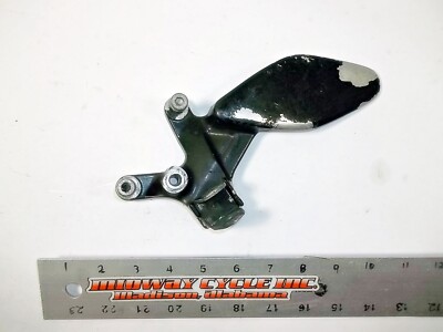 YAMAHA YZF600 LEFT FOOT PEG BRACKET 2 4FM-27442-02-00 YZF 750 600
