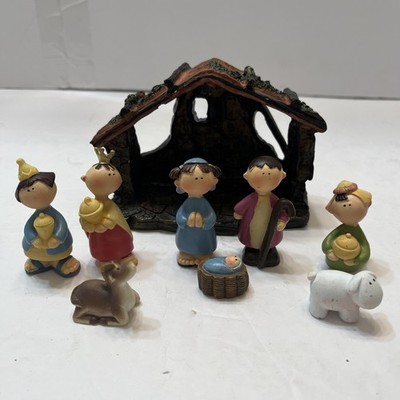 Mini Christmas Nativity Scene Whimsical Resin 8 Characters With Stable 4x3 in