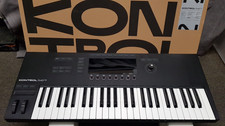 Native Instruments Komplete Kontrol S49 MK3 Midi Keyboard