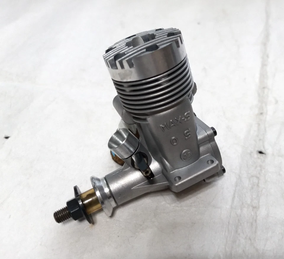 O.S. MAX S35 STUNT Engine OS Ogwa Seiki avec boîte et manuel neuf - Photo 4/4