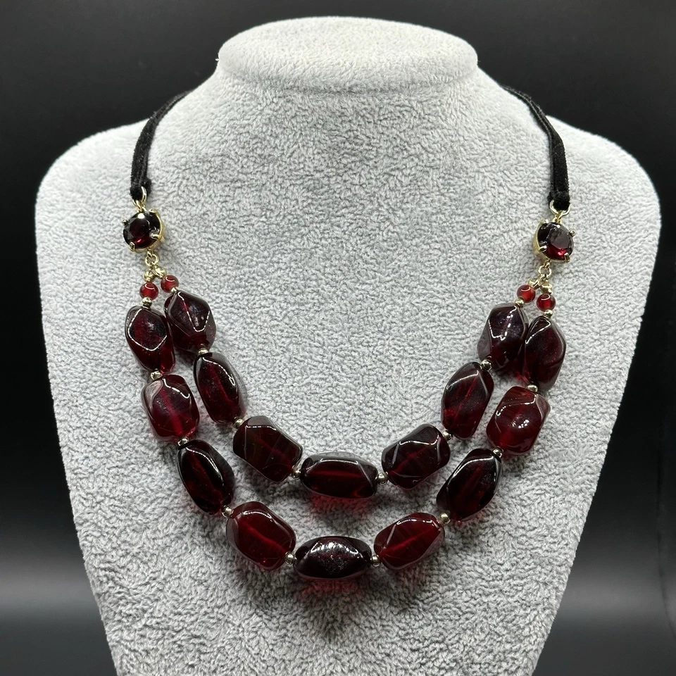 NINE WEST 蔓越莓红 Lucite 和玻璃水钻珠多股项链 — 第 2/4 张图片