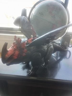 How to Train Your Dragon VOLCANO ISLAND TITAN RED DEATH 23'' Figure Exclusive