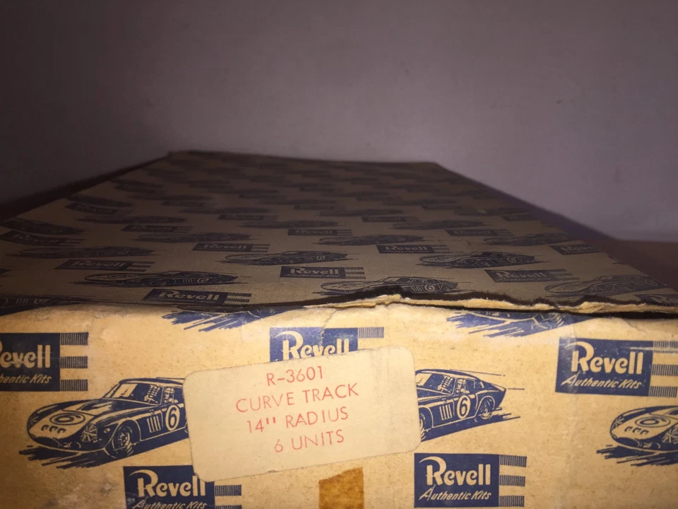Coche Ranura Revell R-3601 6x CURVE TRACK 14" RADIO en Caja De Colección Foto 2 de 4