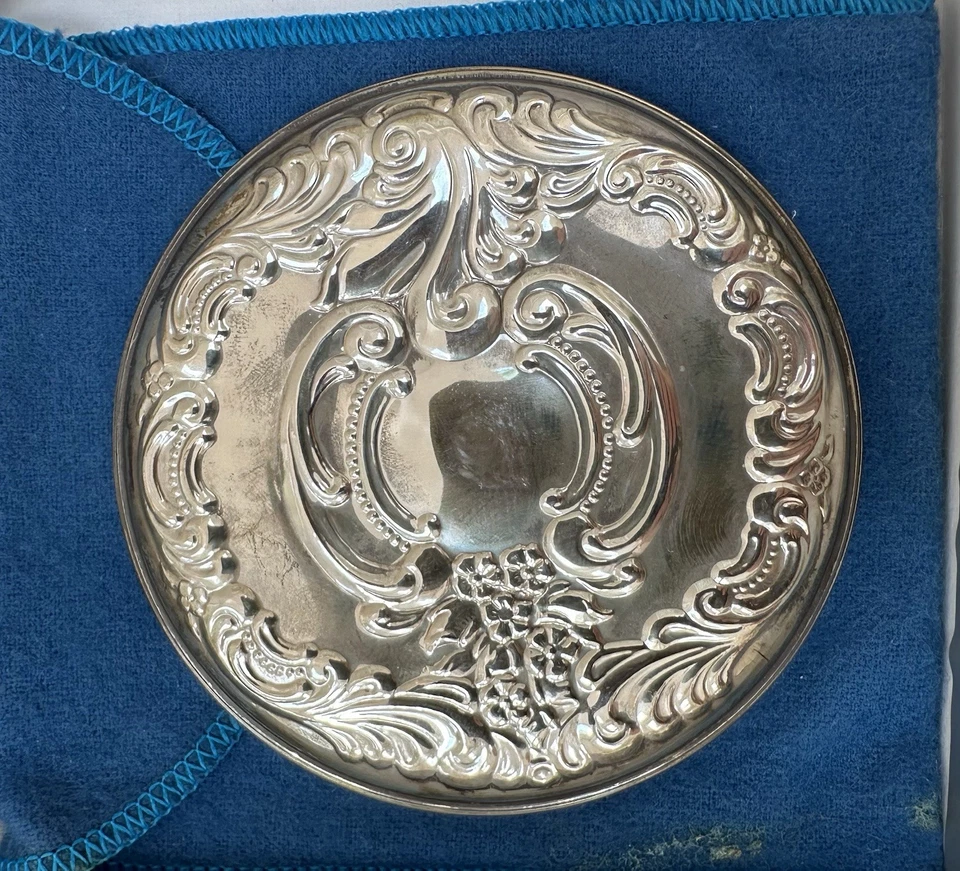 Gran espejo barroco Wallace Silversmiths de plata de ley - bolsa y caja de 3,25" Foto 2 de 3