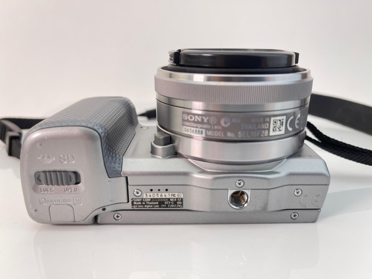 Sony NEX-5T / SEL16F28 Mirrorless Interchangeable Camera with 16mm