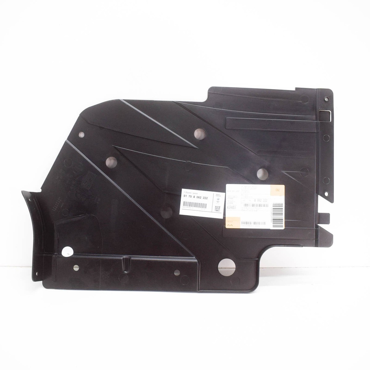 NEW BMW 3 M3 F80 RIGHT SIDE EXTENSION COVER 51758062222 8062222