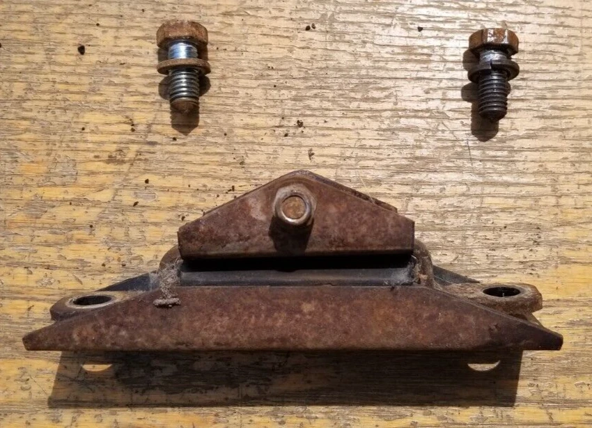 Крепление коробки передач на поперечный член Galaxie 500 LTD XL Ford 68 1968 67 1967 - Изображение 3 из 4