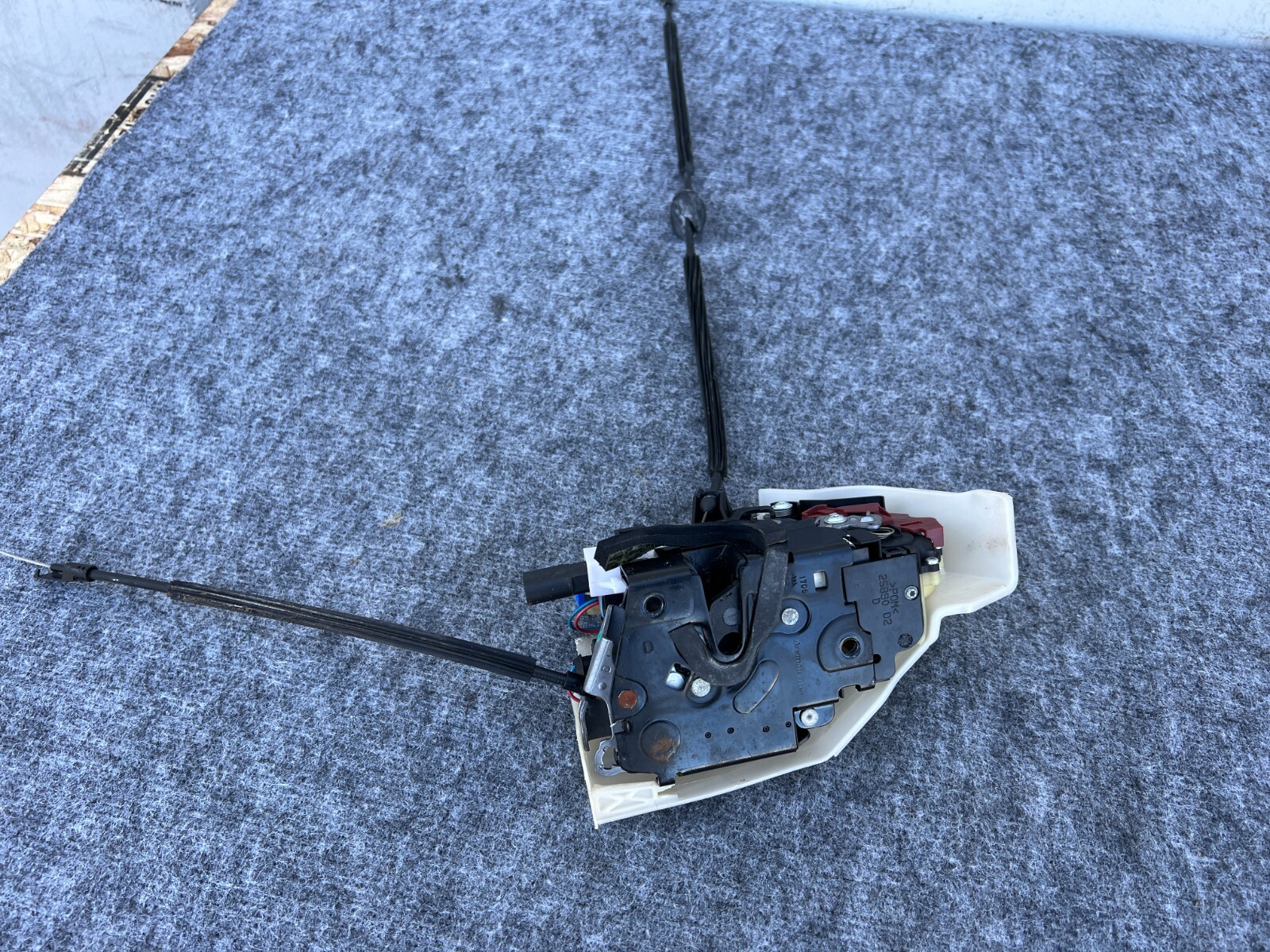Bentley Flying Spur 2006-2012 REAR+RIGHT Door lock actuator