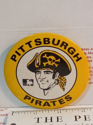 Vintage Pittsburgh Pirates MLB Baseball in Pinback Button