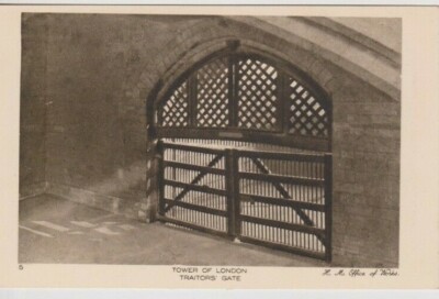 LONDON - TOWER OF LONDON - TRAITORS GATE S/W POSTKARTE 