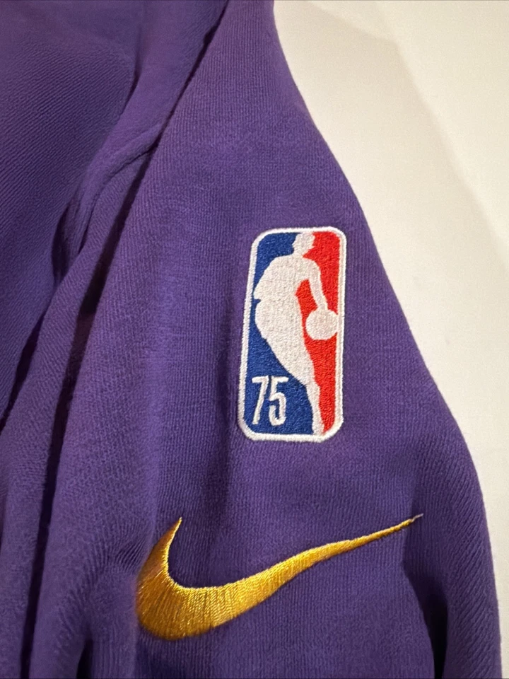Nike NBA Los Angeles Lakers Polar Courtside Suéter Camisa Talla L NUEVO CON ETIQUETAS DH9438 Para hombres’s Foto 3 de 4