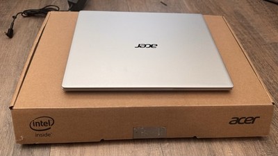 ACER Swift 3 Laptop ( i5-1035G4, 8GB Ram, 512 Nvme, Windows 11 Pro)