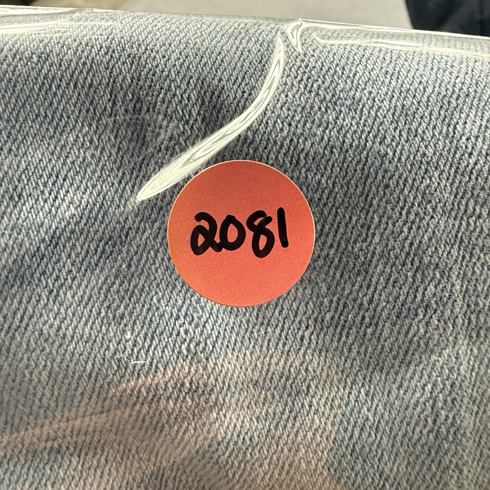 Levi’s 724 High Rise Straight Crop Jeans Women’s 32 Light Wash Raw Hem thumbnail 11