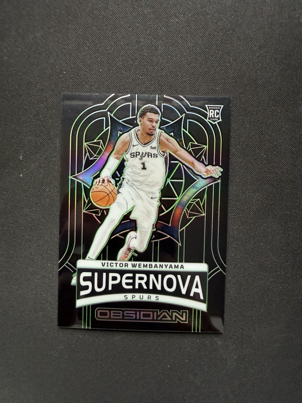 Victor Wembanyama RC 2023-24 Panini Obsidian Supernova Electric Etch Green /25