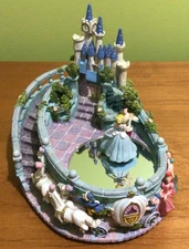 1999 DISNEYS CINDERELLA & PRINCE CHARMING ANIMATED DANCE MUSICAL GRAND STAIRCASE