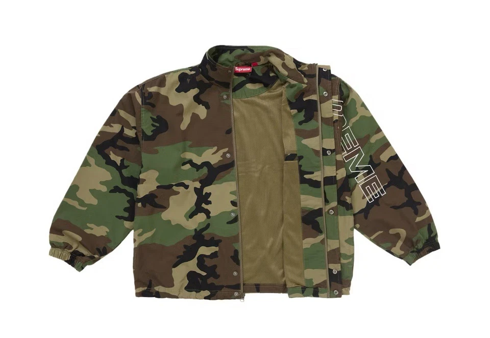 Chaqueta deportiva Supreme Spellout bordada Ripstop camuflaje bosque Foto 2 de 4