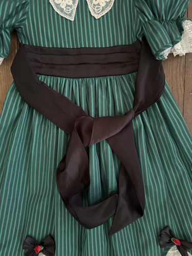 Vintage MINI WORLD Green Striped Dress with Lace and Roses Accents - Girl’s 8 - Picture 8 of 18