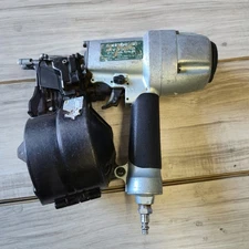 Hitachi NV65AH2 2.5in  Air Powered Coil Siding Nailer(USED)