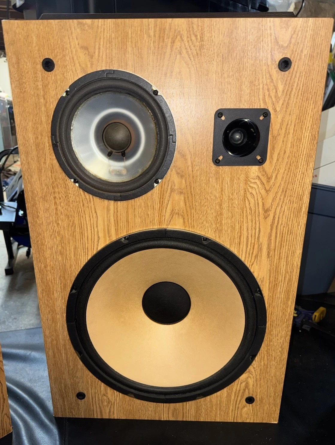 Vintage 1980s BSR Model DR-1550L Five-Way Acoustic Suspension Loudspeaker System - product detail image 5