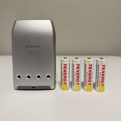 Sony CycleEnergy Battery Charger BCG-34HNB w 4 AA Rechargeable Batteries