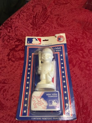 NEW YORK YANKEES 1970s PAINT-A-PRO FIGURE-NEW IN PACKAGE-REGGIE JACKSON