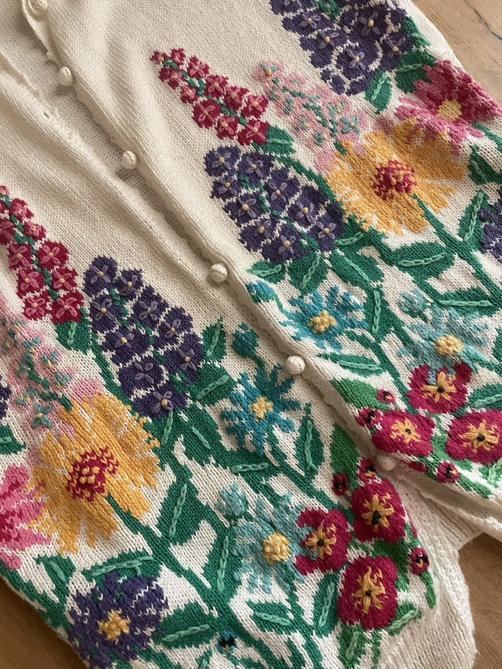 Northern Isles вручную вышитый кардиган свитер, цветочный, средний - Изображение 2 из 4