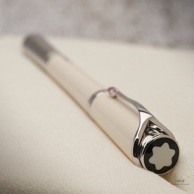 Montblanc Muses Princess Grace de Monaco Ivory Color Fountain Pen