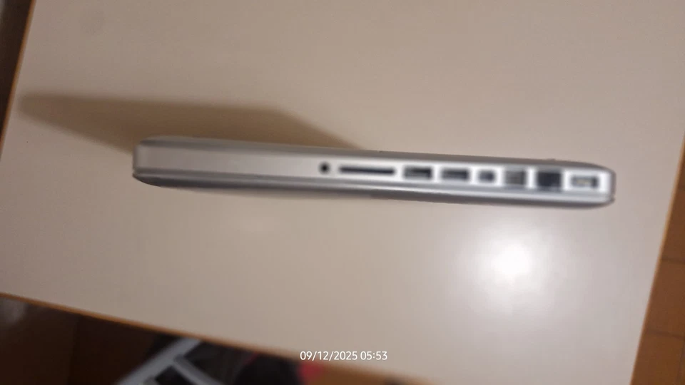 MacBook Pro 13,3" Apple -Intel Core i5, 2.50GHz, 4GB RAM, 500GB HDD) Laptop, foto 4 di 5