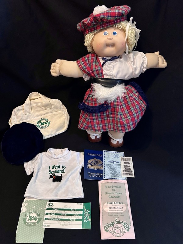 VTG 1985 Cabbage Patch Kids WORLD TRAVELER Scotland Doll Blonde Blue Eye 1 Tooth