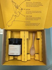 Manukora Raw Manuka Honey MGO 1000 , New Zealand Honey, Non-GMO w/Wooden Spoon 