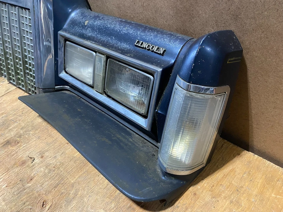 Parrilla de faros del panel de cabecera delantero Lincoln Town Car 1985 a 1989 S2535 Foto 2 de 4