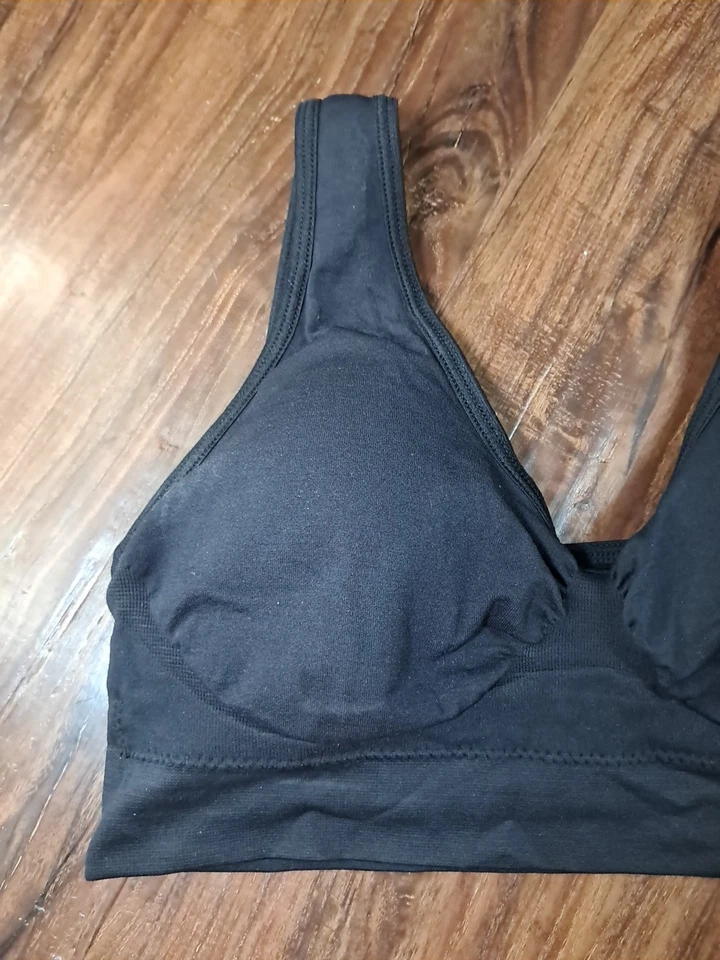 Sujetador deportivo Genie acolchado negro grande ligeramente usado Foto 2 de 4