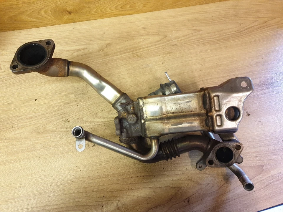 2009-15 VAUXHALL ASTRA J 1,7 CDTI genuino enfriador EGR 8980730746 A17DTJ A17DTR Foto 2 de 3