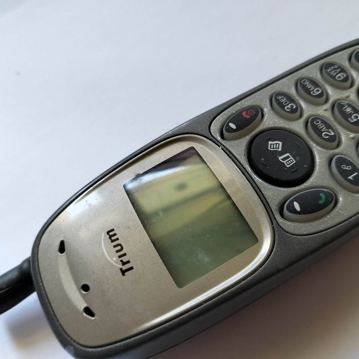 Mitsubishi Trium MT-050 MARS RETRO SMALL VINTAGE MOVBILE PHONE
