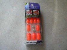 1 Impress BEHIND THE SCENES Press-On 24 Nails ORANGE Heart Charms MEDIUM 58270