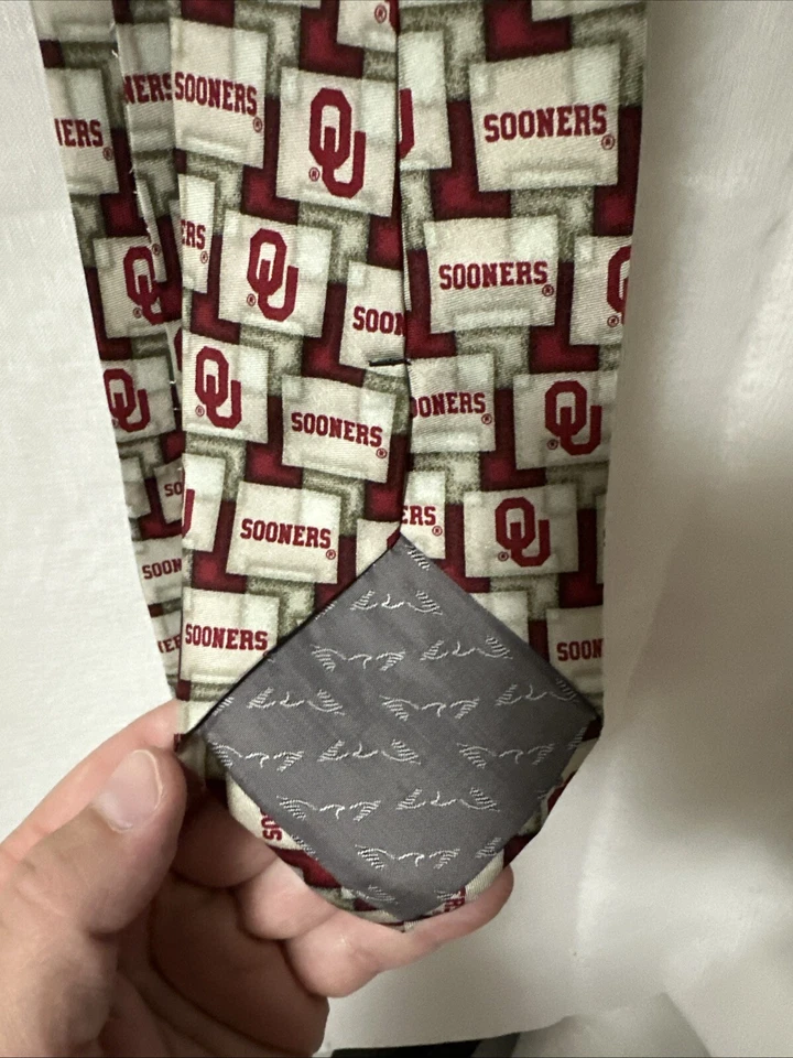 Corbata de seda con licencia NCAA University of Oklahoma Sooners NCAA Foto 4 de 4