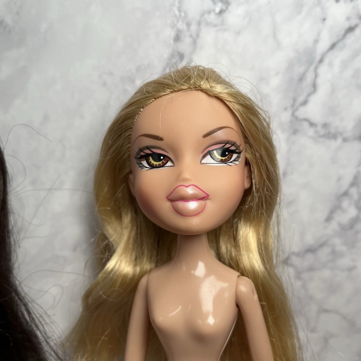 Bratz Blonde And Brunette Dolls