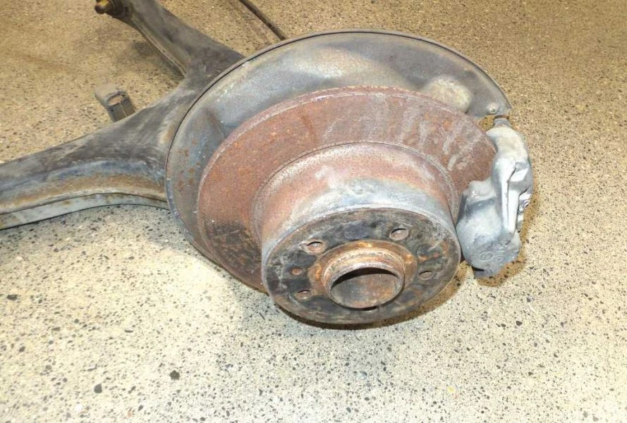 72-80 Mercedes Benz R107 450SL 450SLC Driver Side LH REAR Trailing Arm OEM - Image 4 of 4