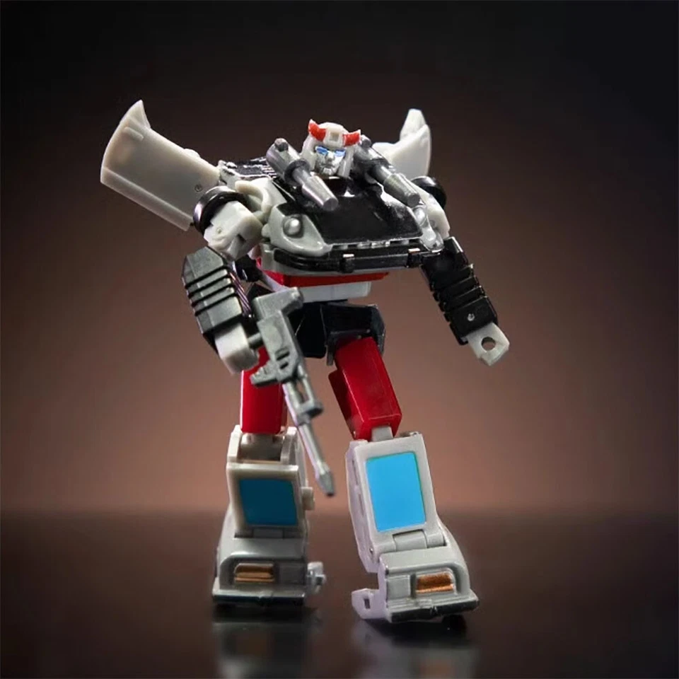 Galaxy Toys mini04 At Full Speed Bluestreak Figure Collectible toy in stock - Image 3 of 4